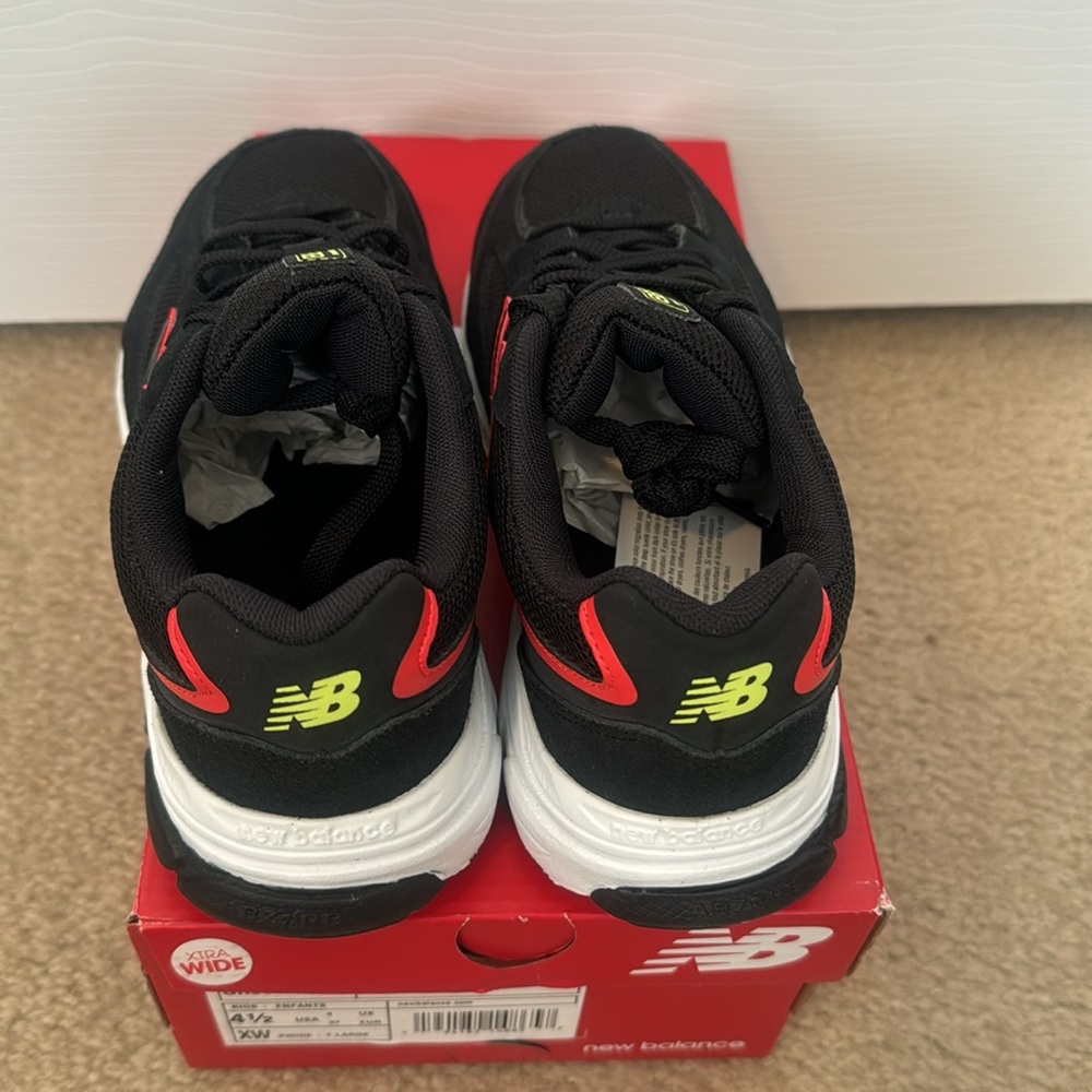 New Balance 888 (GS) - Picture 4 of 4